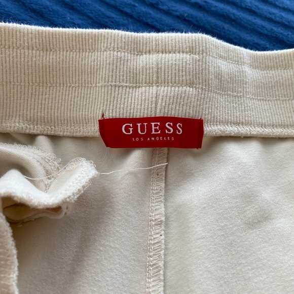 ❌ SOLD ❌ Guess LA Sweatpants - Picture 6 of 6